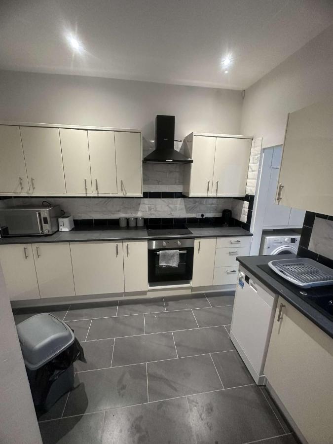 M&B Accommodation Lincoln Bagian luar foto